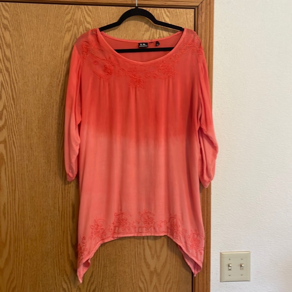Coral tie dye like hanker chief top